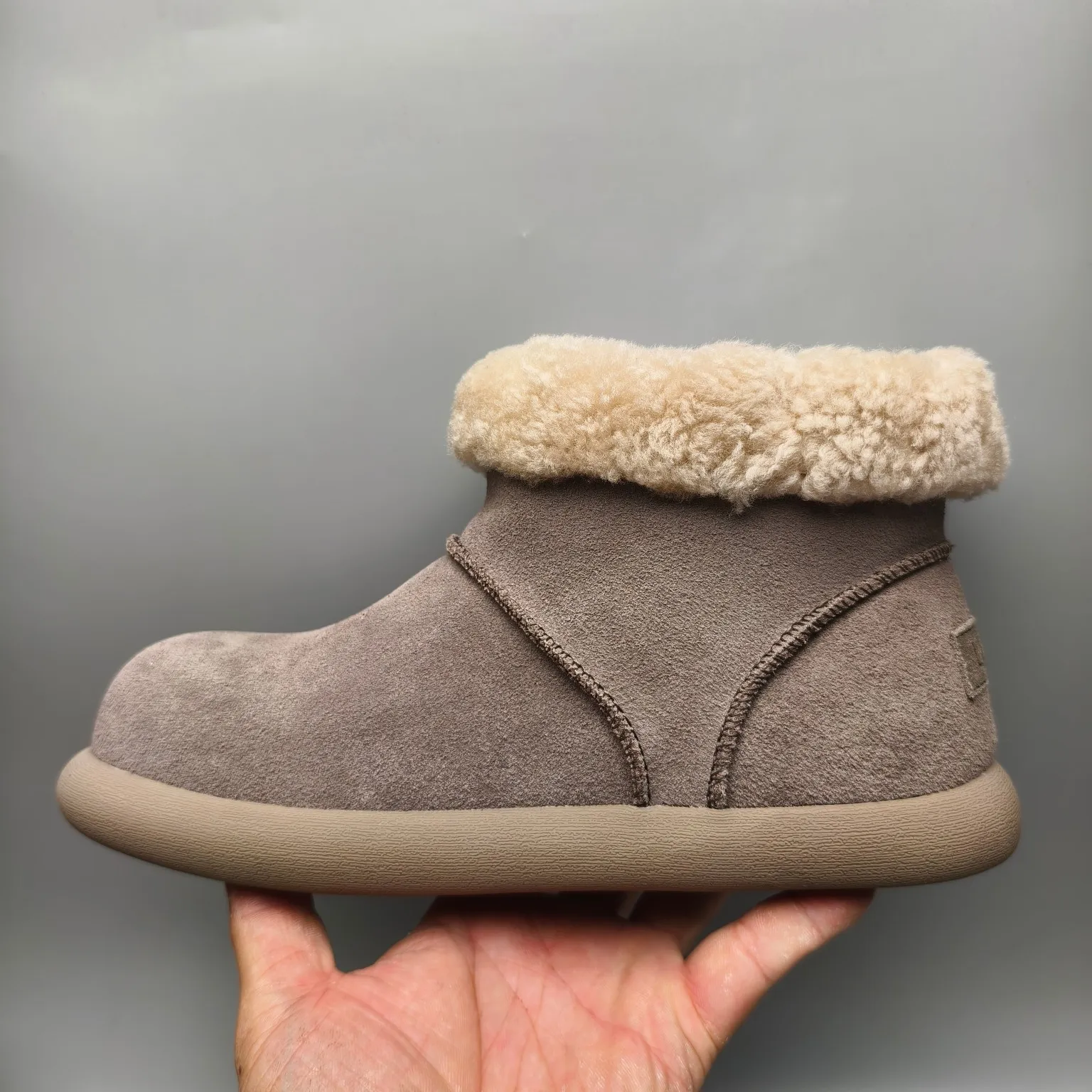 💰540 UGG sheepskin all-in-one snow boots 1618-5 rubber wear-resistant sole casual shoes Color: Gray Maroon Sand Matching size: 35-40